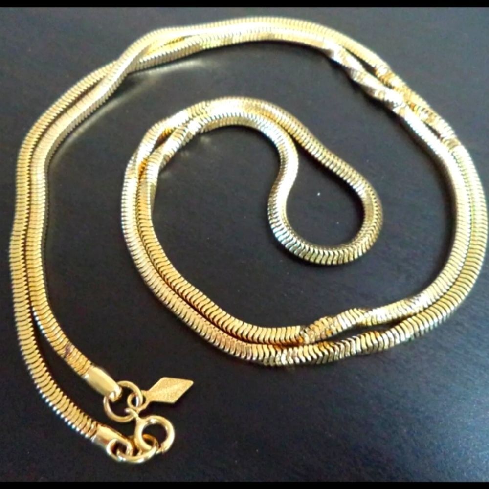 VINTAGE SIGNED SARAH COV GOLD TONE 32" NECKLACE EXCELLENT CONDITION